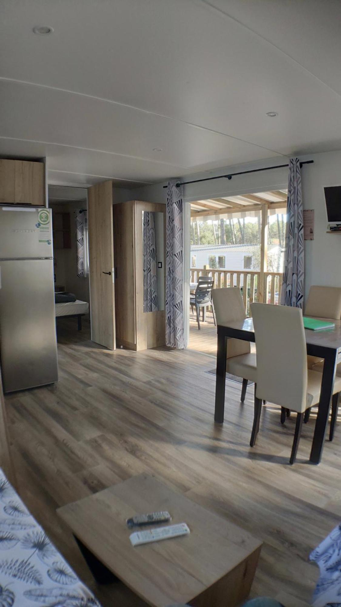 Mobil Home Tout Confort - Cote Landaise Saint-Julien-en-Born Exterior photo