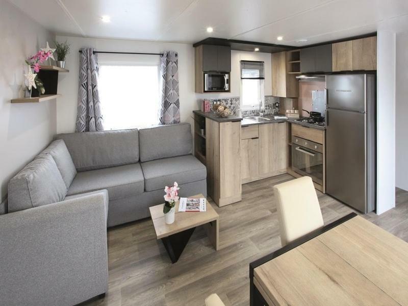 Mobil Home Tout Confort - Cote Landaise Saint-Julien-en-Born Exterior photo